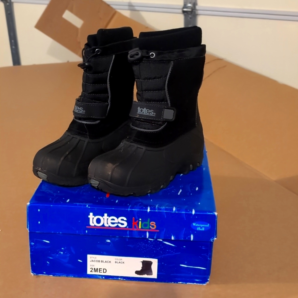 Like new! Totes boots